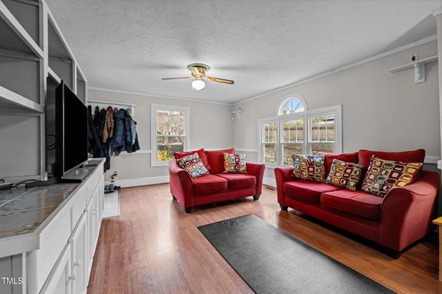 529 Hillcrest Avenue, Burlington, NC 27215