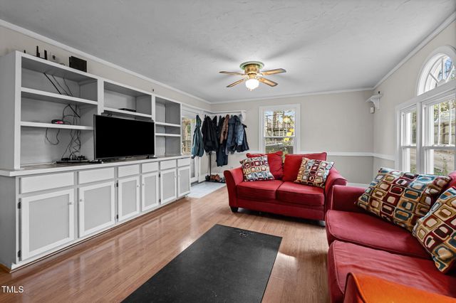 529 Hillcrest Avenue, Burlington, NC 27215