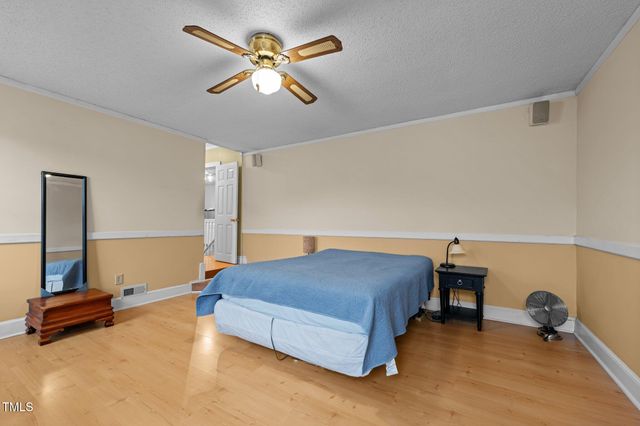 529 Hillcrest Avenue, Burlington, NC 27215
