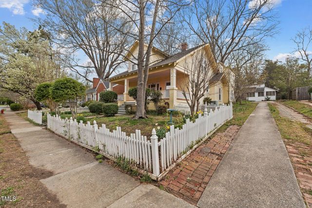 529 Hillcrest Avenue, Burlington, NC 27215