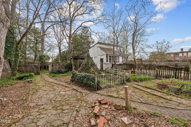 529 Hillcrest Avenue, Burlington, NC 27215