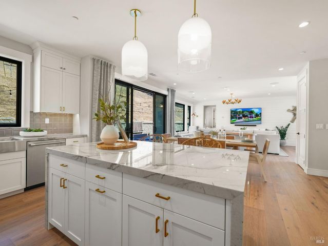 110 Erin Ct, San Rafael, CA 94903