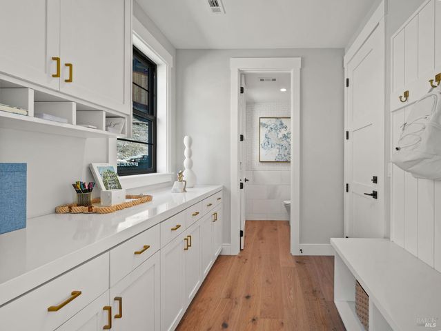 110 Erin Ct, San Rafael, CA 94903