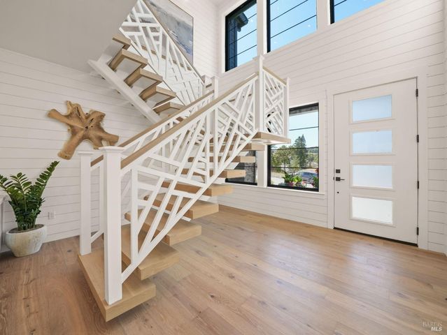 110 Erin Ct, San Rafael, CA 94903