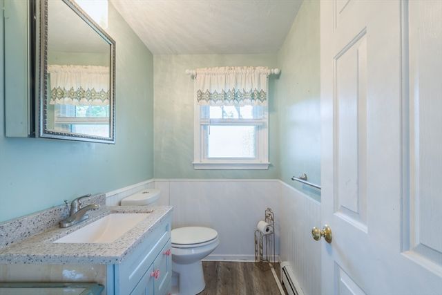83 Beach St, Plymouth, MA 02360
