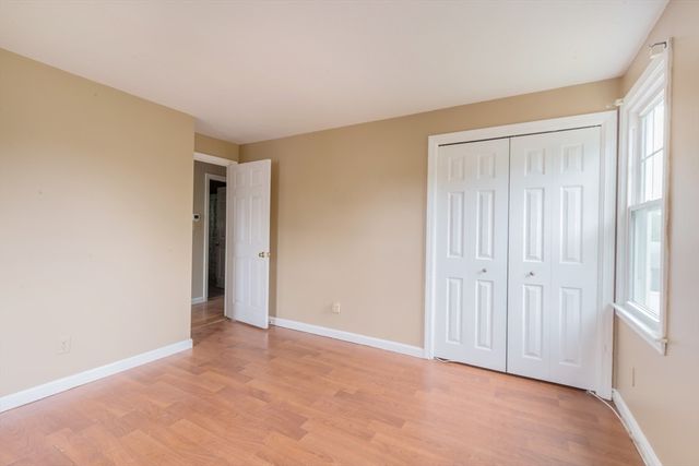 83 Beach St, Plymouth, MA 02360