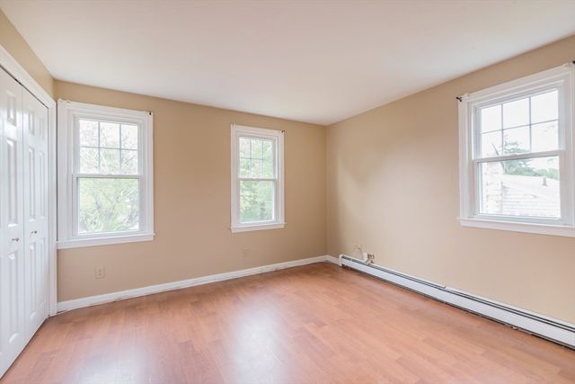 83 Beach St, Plymouth, MA 02360