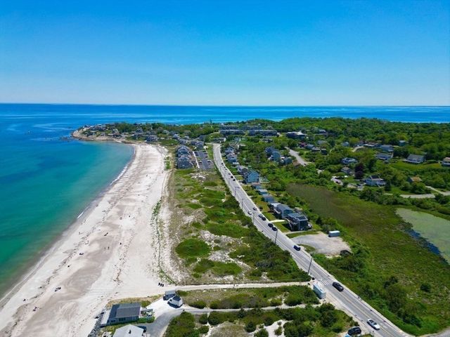 83 Beach St, Plymouth, MA 02360
