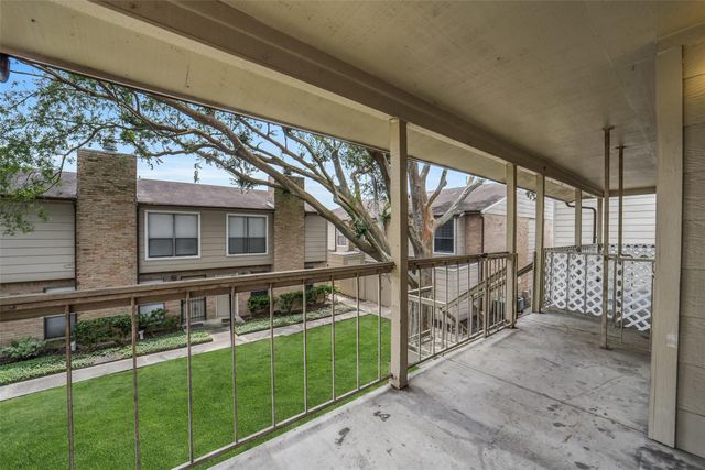 2110 Wilcrest Drive 239, Houston, TX 77042