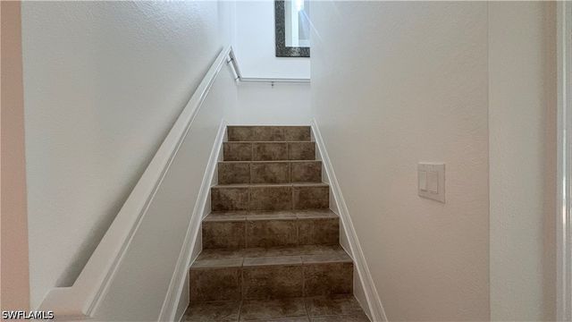 9064 Gervais CIR 105, Naples, FL 34120