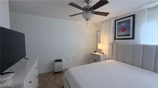 9064 Gervais CIR 105, Naples, FL 34120