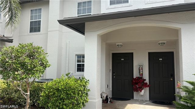 9064 Gervais CIR 105, Naples, FL 34120