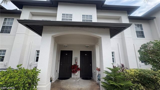 9064 Gervais CIR 105, Naples, FL 34120