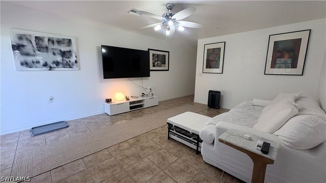 9064 Gervais CIR 105, Naples, FL 34120