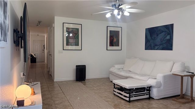 9064 Gervais CIR 105, Naples, FL 34120