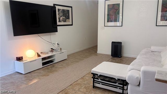 9064 Gervais CIR 105, Naples, FL 34120