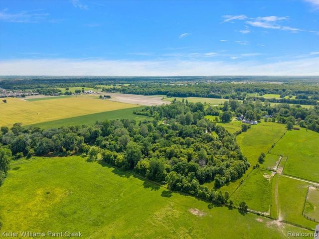 54230 Card Road, Macomb, MI 48042