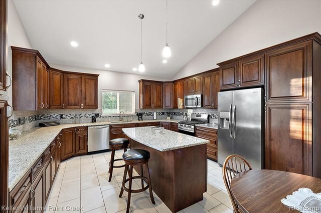 54230 Card Road, Macomb, MI 48042