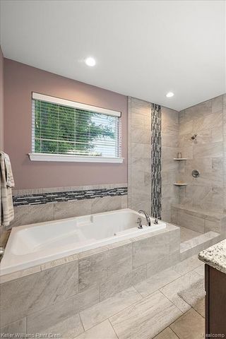 54230 Card Road, Macomb, MI 48042