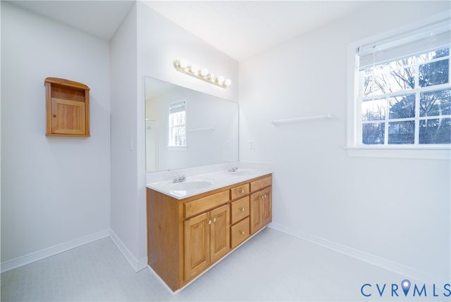 5030 Lippingham Dr, Chester, VA 23831