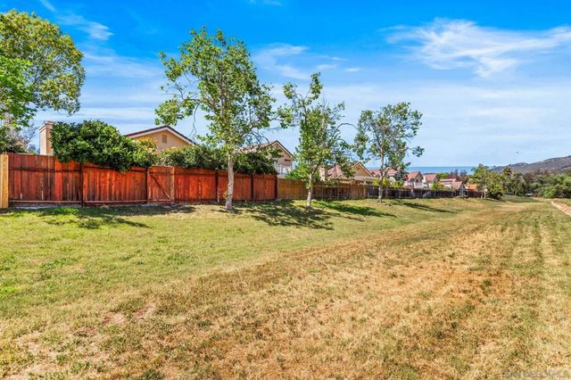 2332 Lake Forest St., Escondido, CA 92026