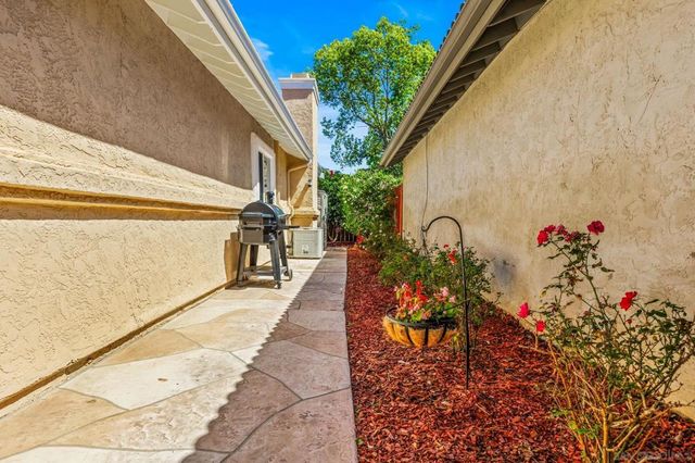 2332 Lake Forest St., Escondido, CA 92026