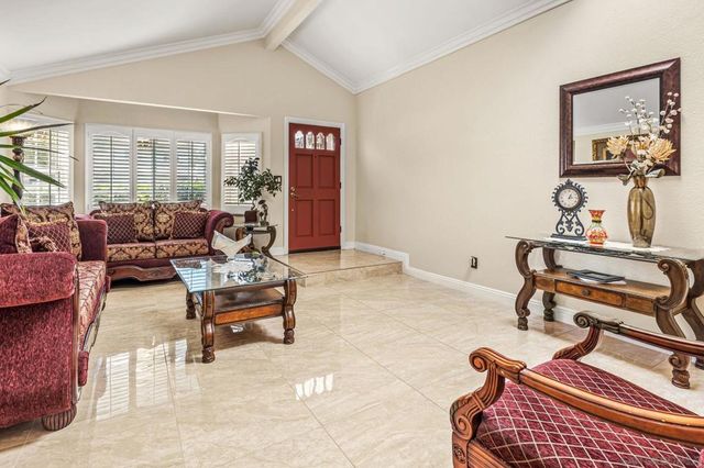 2332 Lake Forest St., Escondido, CA 92026