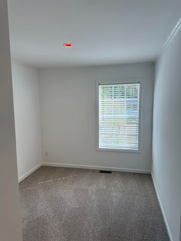 14 Mercury Lane, Nashua, NH 03062