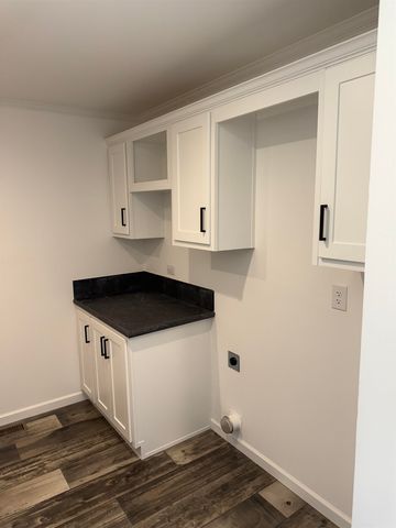 14 Mercury Lane, Nashua, NH 03062