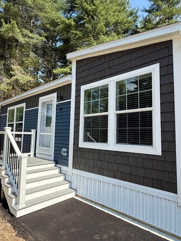 14 Mercury Lane, Nashua, NH 03062