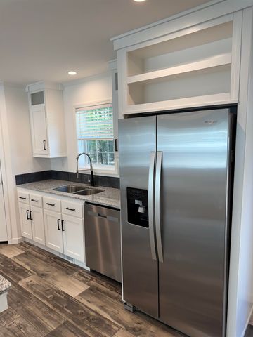 14 Mercury Lane, Nashua, NH 03062