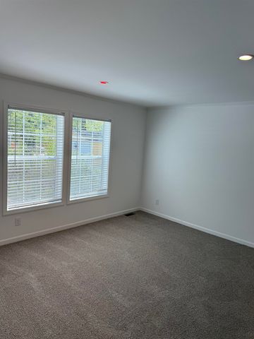 14 Mercury Lane, Nashua, NH 03062