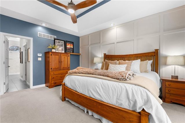 313 SW Bridlewood Court, Lee's Summit, MO 64081