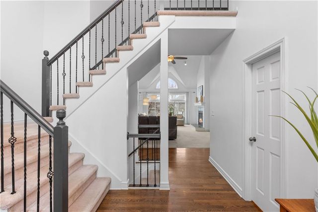 313 SW Bridlewood Court, Lee's Summit, MO 64081