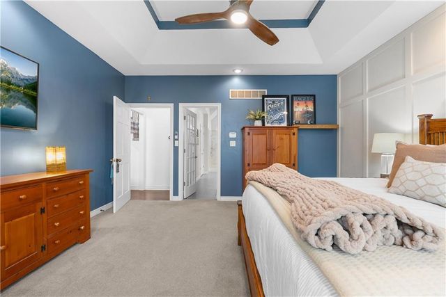 313 SW Bridlewood Court, Lee's Summit, MO 64081