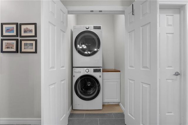 313 SW Bridlewood Court, Lee's Summit, MO 64081