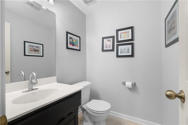 313 SW Bridlewood Court, Lee's Summit, MO 64081