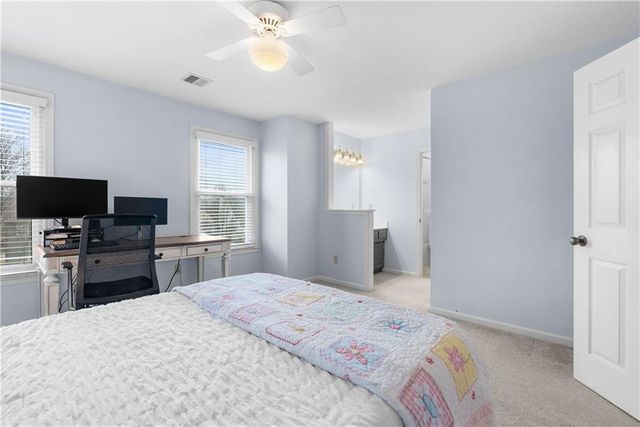 313 SW Bridlewood Court, Lee's Summit, MO 64081