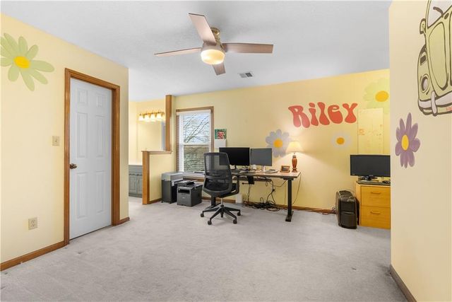 313 SW Bridlewood Court, Lee's Summit, MO 64081