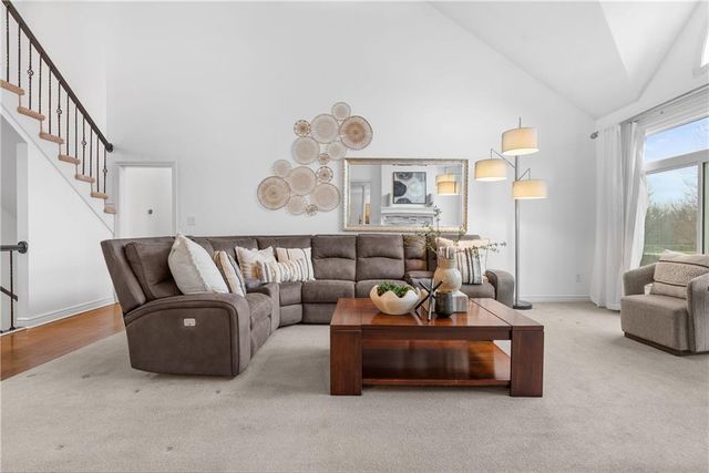 313 SW Bridlewood Court, Lee's Summit, MO 64081