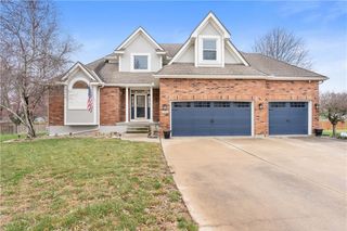 313 SW Bridlewood Court, Lee's Summit, MO 64081
