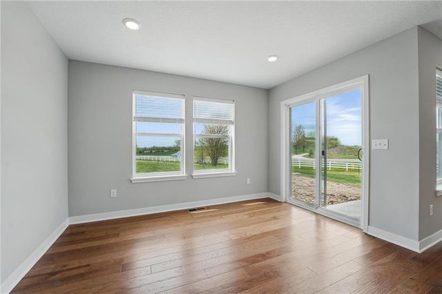 8708 SW Brickell Drive, Blue Springs, MO 64064