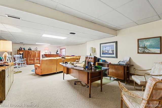 2870 Thedford Road, Bloomfield Hills, MI 48304