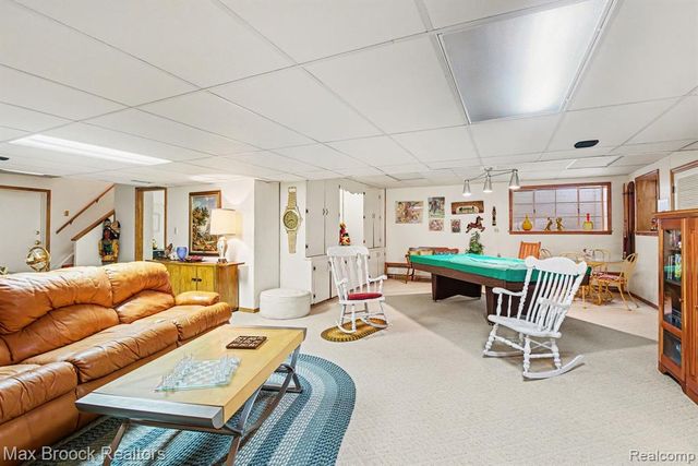 2870 Thedford Road, Bloomfield Hills, MI 48304