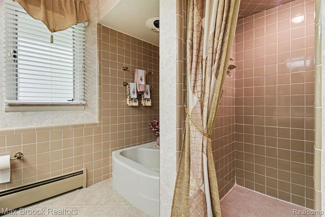 2870 Thedford Road, Bloomfield Hills, MI 48304
