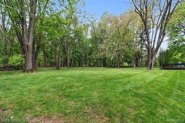 2870 Thedford Road, Bloomfield Hills, MI 48304