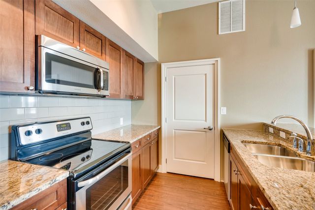928 Travis Avenue 204, Fort Worth, TX 76104