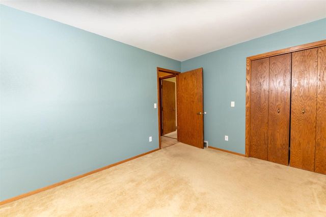 1032 PILGRIM ROAD, Neenah, WI 54956
