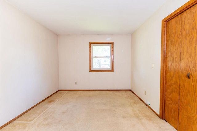 1032 PILGRIM ROAD, Neenah, WI 54956
