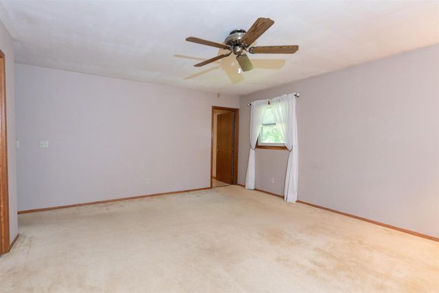 1032 PILGRIM ROAD, Neenah, WI 54956